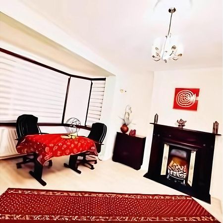 Beautiful Double En-Suite Room, Separate Entrance, Ilford, Central Line Gants Hill, Free Parking Екстериор снимка
